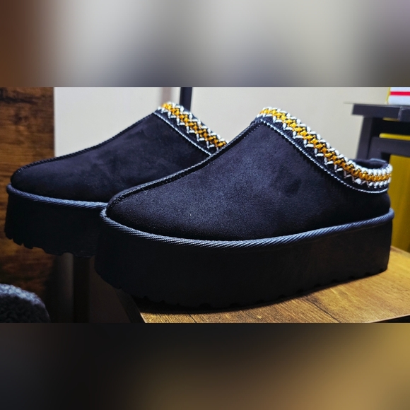 Londan Rag Shoes - “Black Platform Slippers Faux Fur Lined Slip On Mules Cozy Tasman Style Women’s